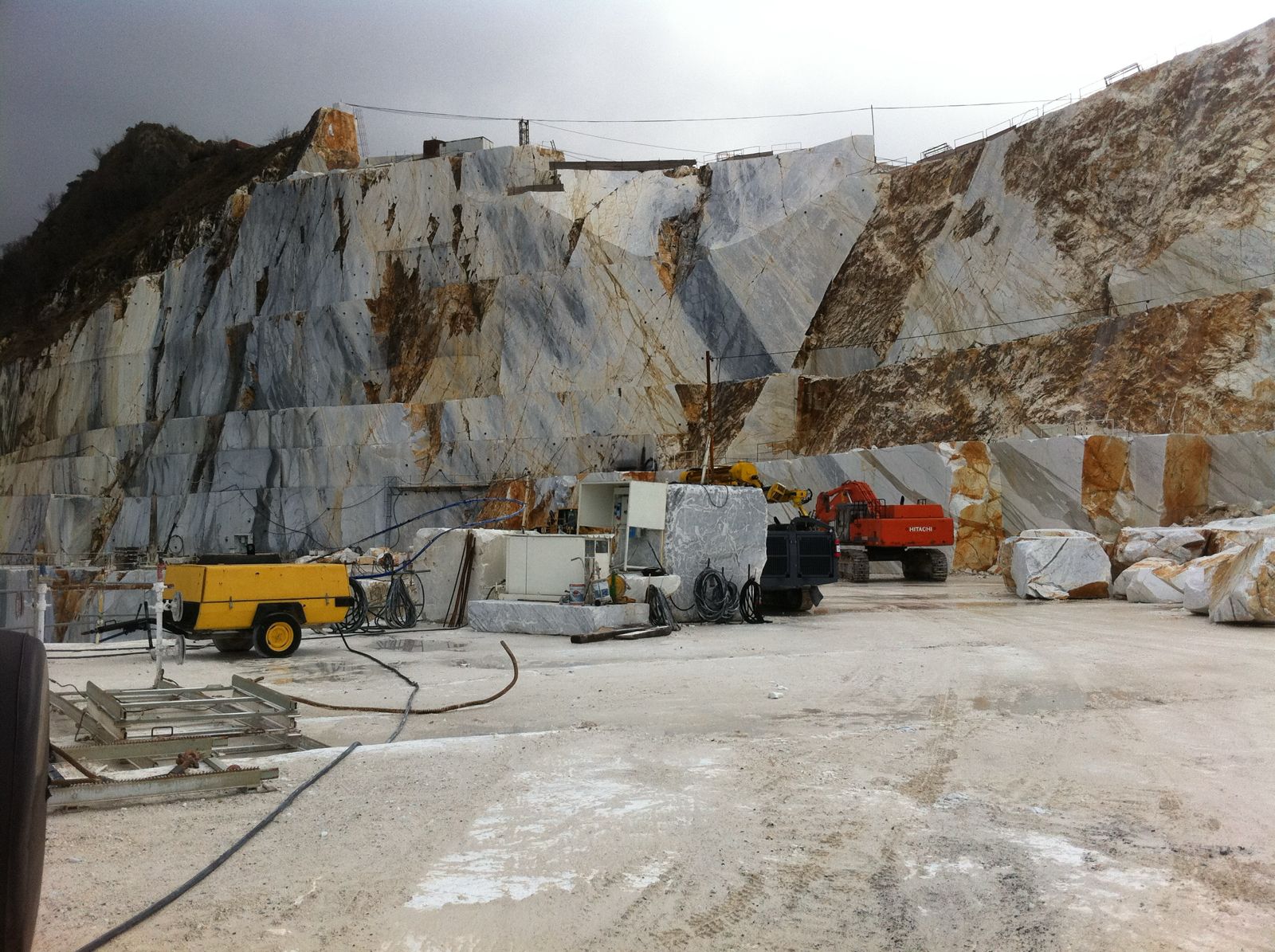 Cave di marmo bianco di Carrara - Origine della tradizione Marmo Elite dal 1880
